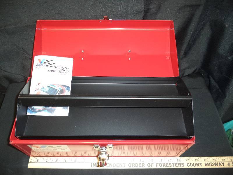 lot 1983 image: Metal Tool Box- NEW