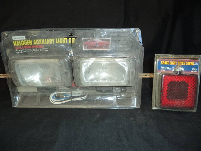 lot 1993 image: New Auto Parts- Light Kit and Hitch Cover