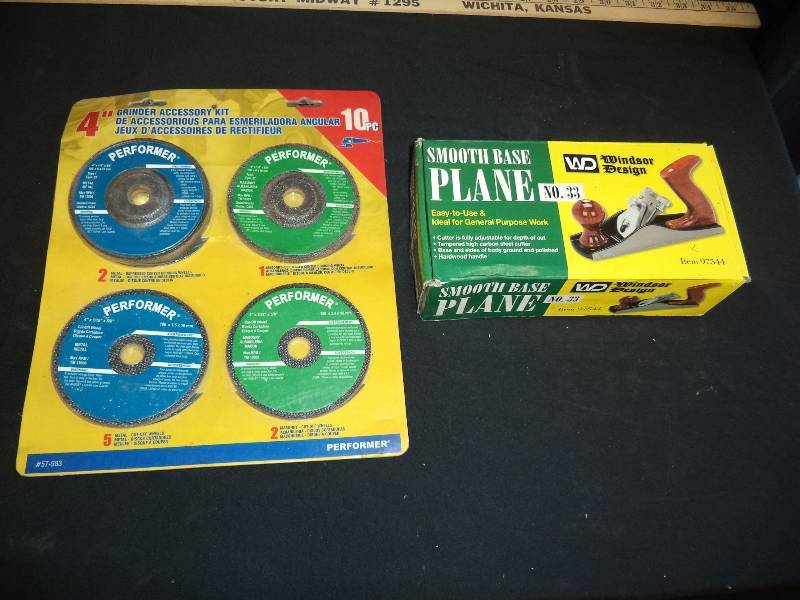 lot 1994 image: Smooth Base Wood Plane and Grinder Kit
