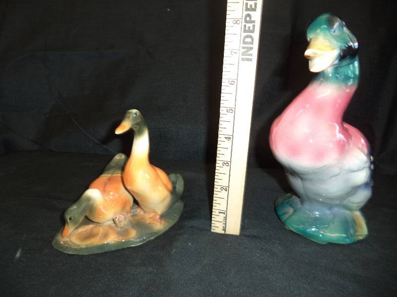 lot 1999 image: Ceramic Duck lot- 1 is a Planter