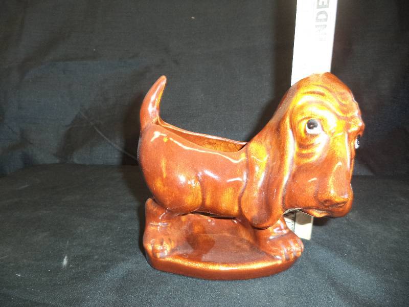 lot 2003 image: Vintage Planter- Dog