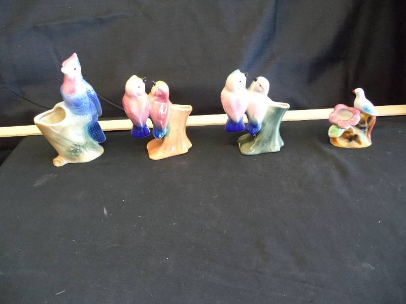 lot 2005 image: 4 Small Planters- Ceramic- Bird Themed
