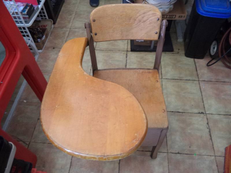 lot 2071 image: Vintage School Desk