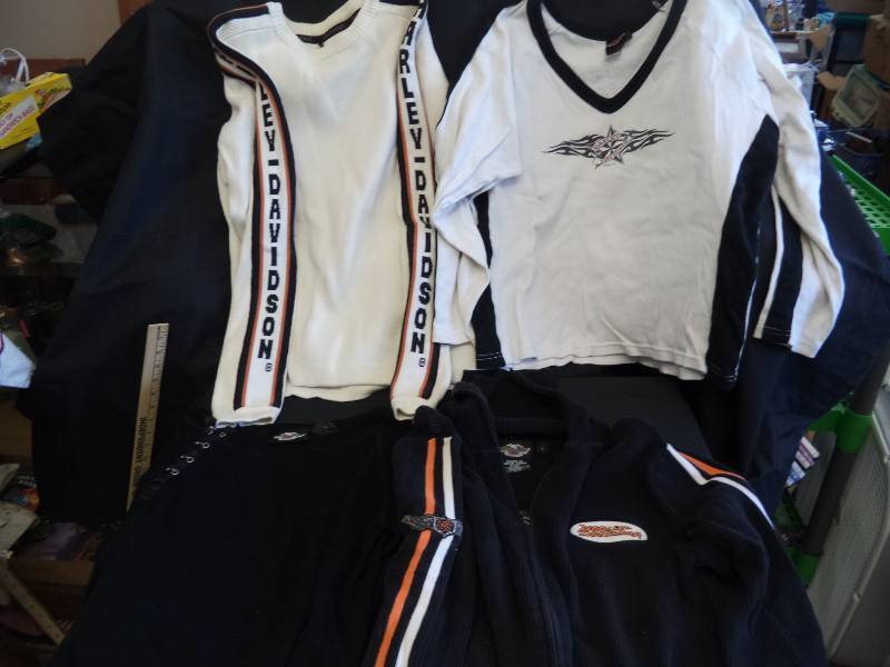 lot 2082 image: Harley Davidson Shirt Lot- 4 Womens