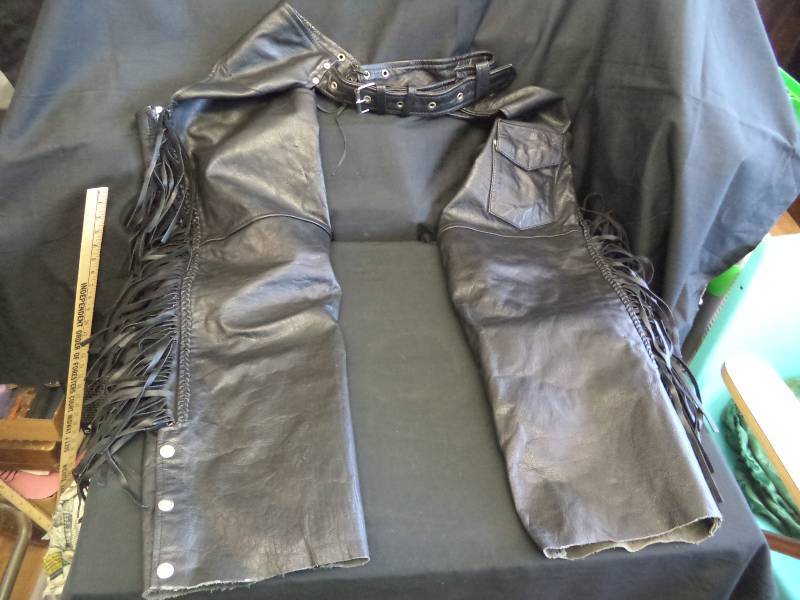 lot 2083 image: Riding Biker Chaps- Size Large Leather