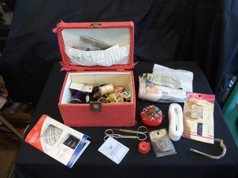 lot 2087 image: Sewing Box and Contents