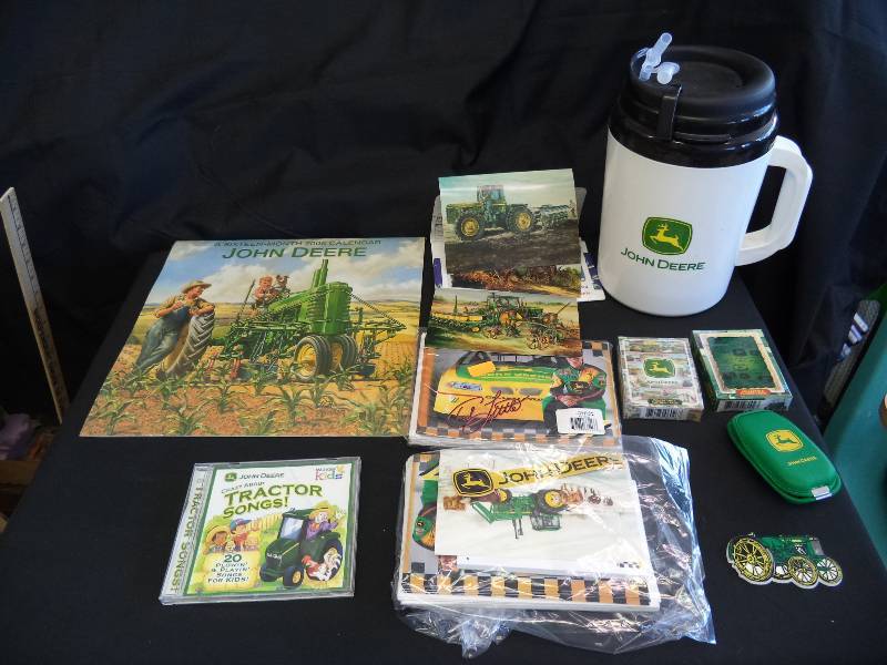 lot 2098 image: John Deere Treasure Hunt Lot
