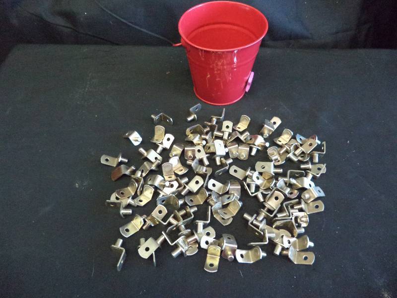lot 2113 image: Shelf Pegs-  Lot