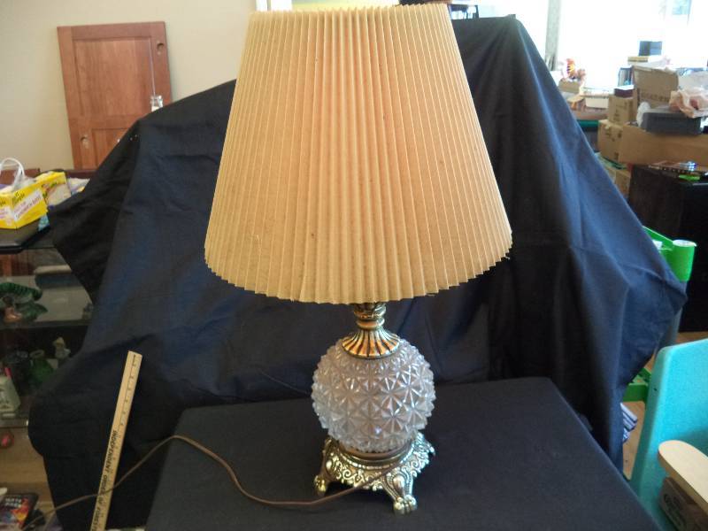 lot 2120 image: Crystal Table Lamp