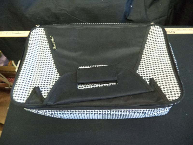 lot 2125 image: New Pyrex Bakeware 4.8 Quarts