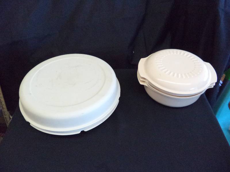 lot 2130 image: Tupperware- Steamer and Vegie Tray