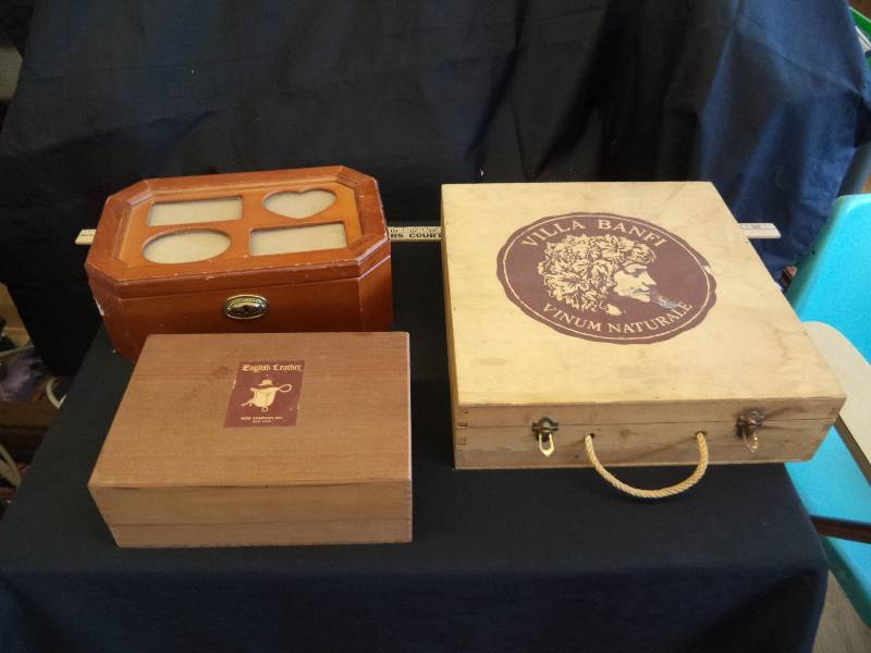 lot 2136 image: Wood Box Lot of 3- Jewelry or Knick Knacks
