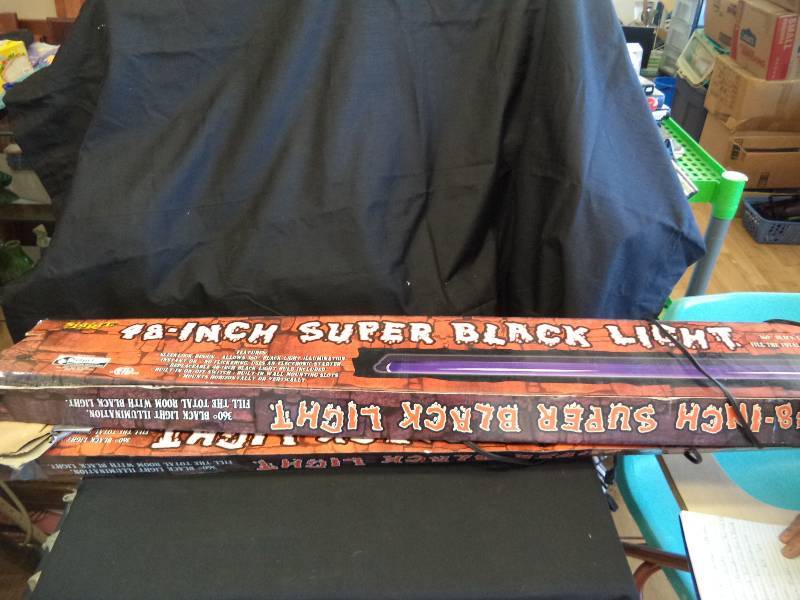 lot 2140 image: Black Light Lot