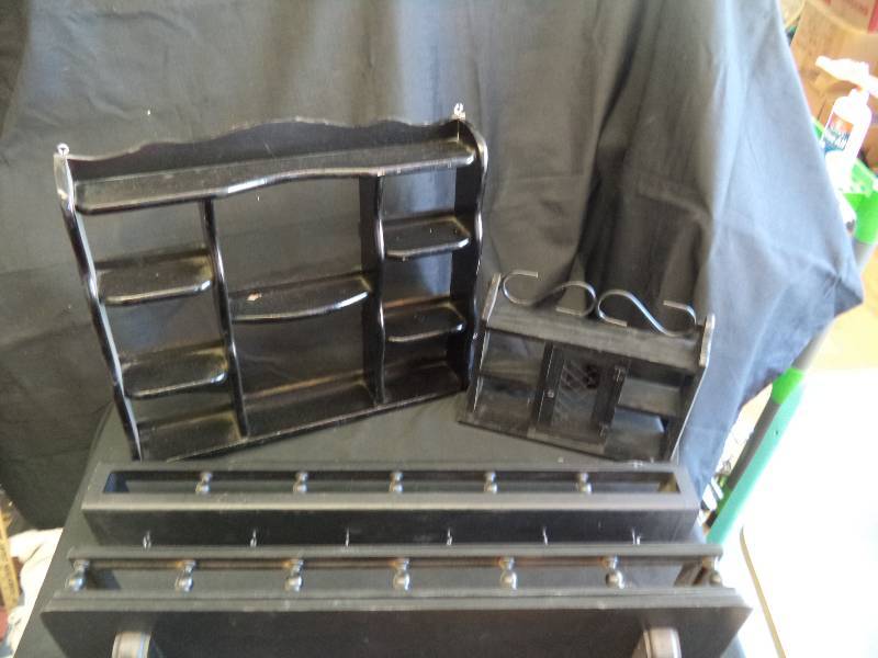 lot 2157 image: What Not Shelves-4