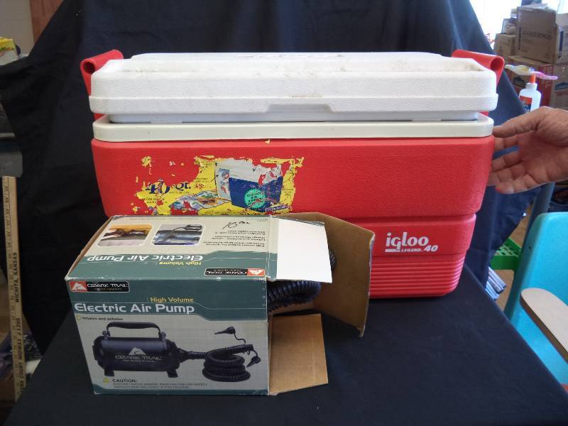 lot 2169 image: Electric Air Pump and Cooler