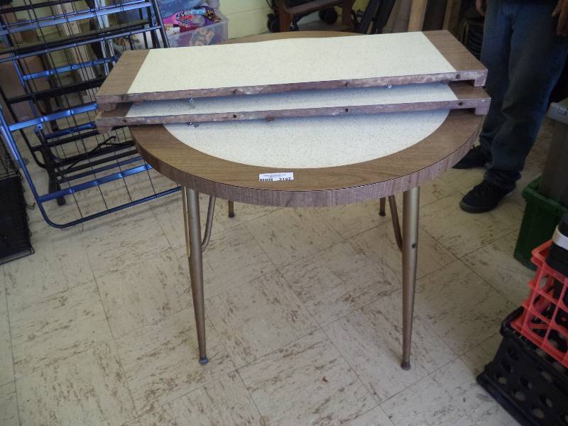 lot 2197 image: Vintage Table With 2 Leaves- Mid Century