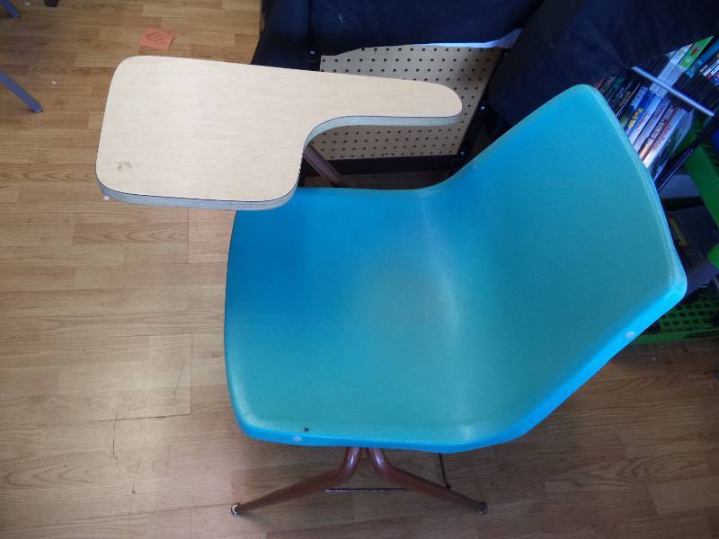 lot 2178 image: 2 Molded Desk Chairs