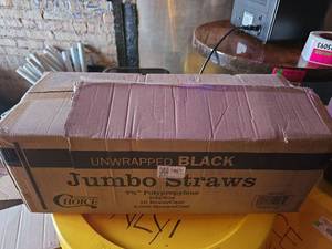 lot 15093 image: Choice Black Jumbo Straws 7.75 Polypropylene - Case of 4000