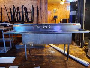lot 9182 image: Commercial Stainless Steel 3-Compartment Sink with Backsplash and Drainboards