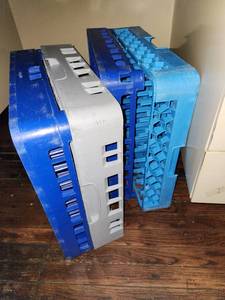 lot 9239 image: (4) Commercial Plastic Glass Racks - Blue and White