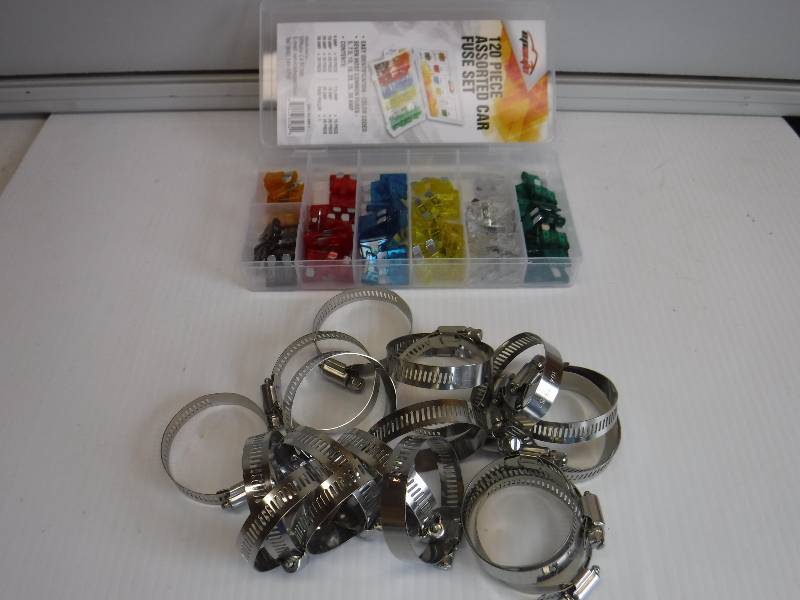 lot 1023 image: hose clamps automotive fuses