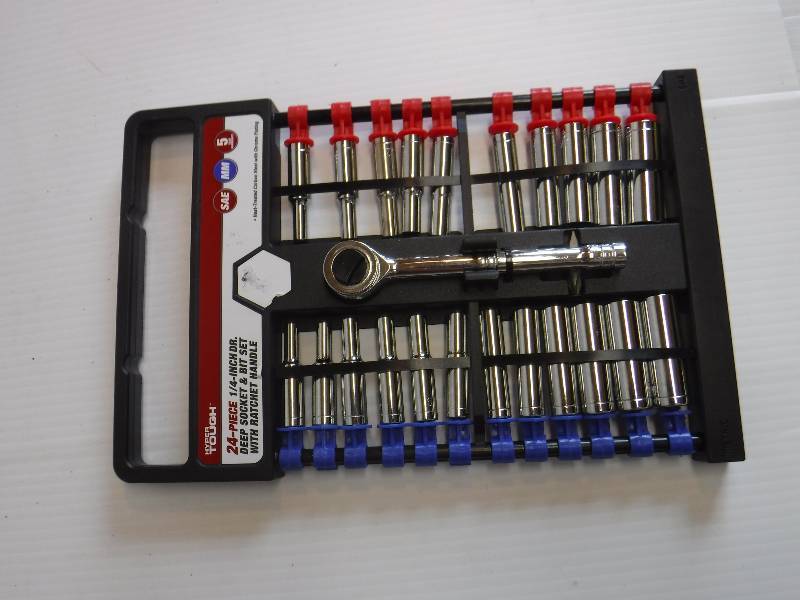 lot 1041 image: hyper tough socket set