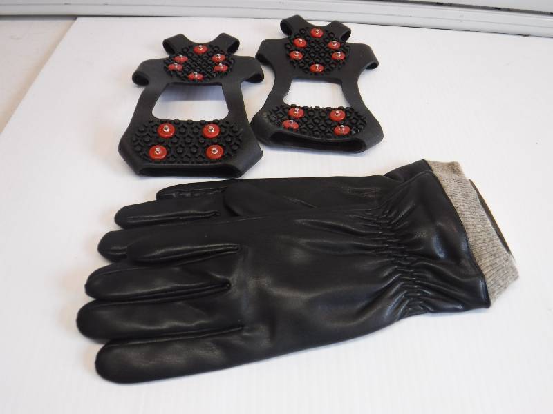 lot 1048 image: Gloves and more