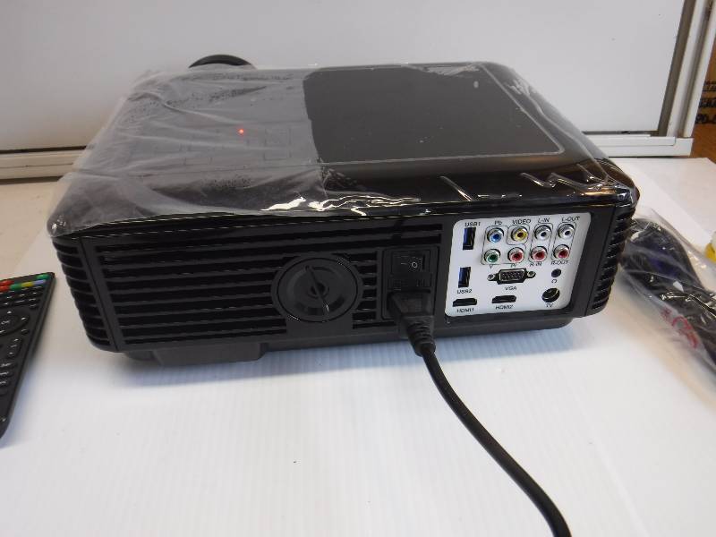 lot 1058 image: POWERFUL SV-228 Multimedia LED Projector 4000 Lumens