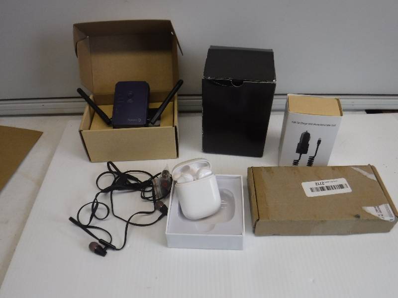 lot 1068 image: iphone car charger and more