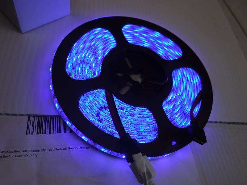 lot 1072 image: waterproof led light strip with remote