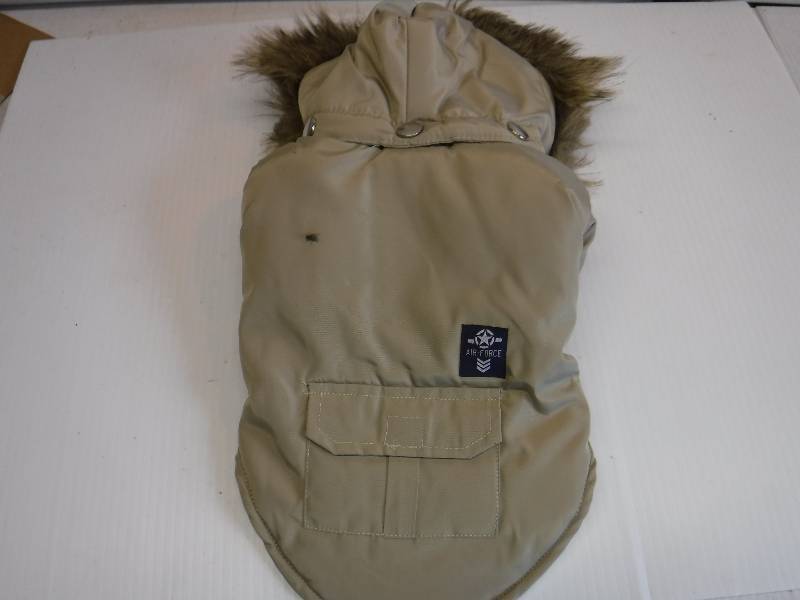 lot 1075 image: Air Force pet coat