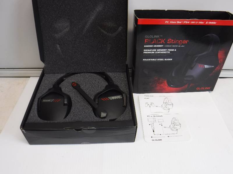 lot 1095 image: GLOLINK Black Stingers Gaming Headset