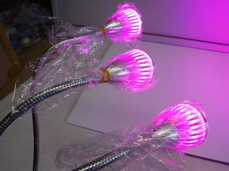 lot 1107 image: led plant grow light