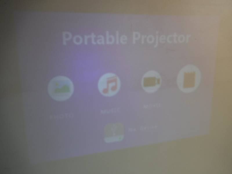 lot 1120 image: led mini projector