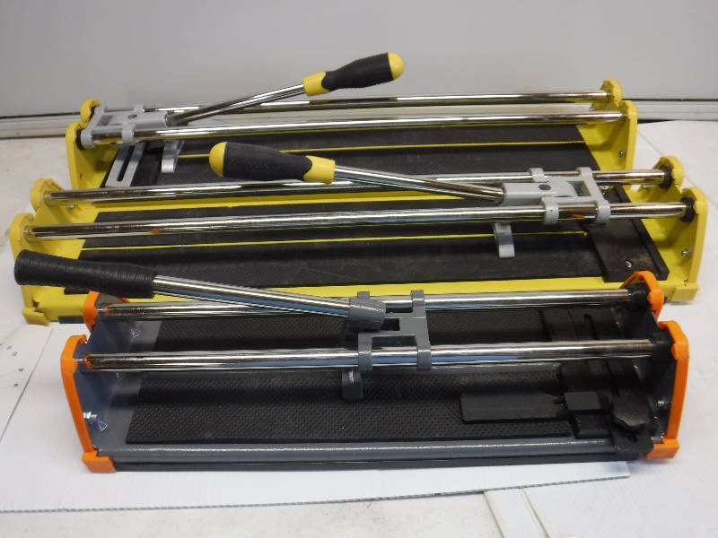 lot 1135 image: tile cutters