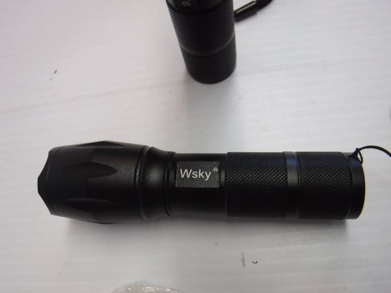 lot 1138 image: wsky led  flashlight QTY2