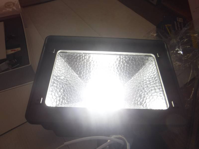 lot 1146 image: led flood light