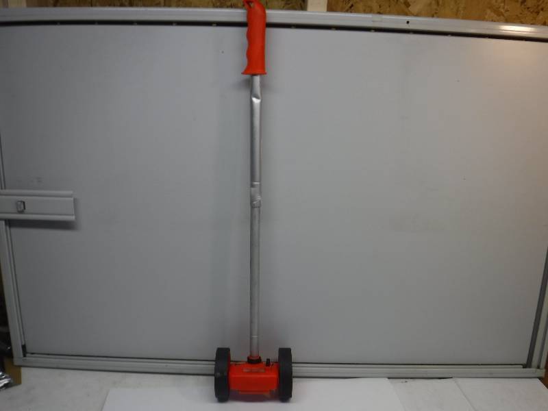 lot 1150 image: lufkin measuring wheel