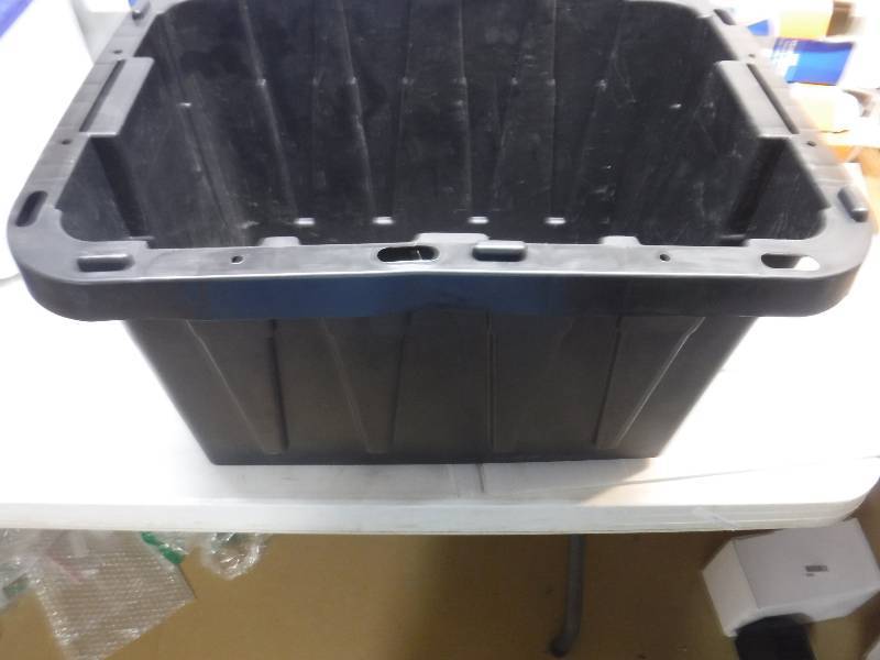 lot 1179 image: 12 gallon tote