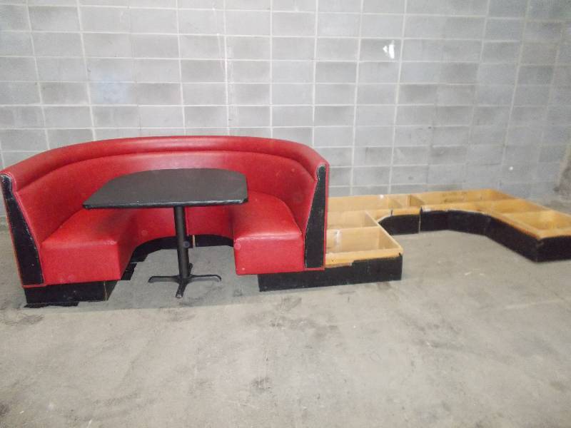 lot 7147 image: Booths