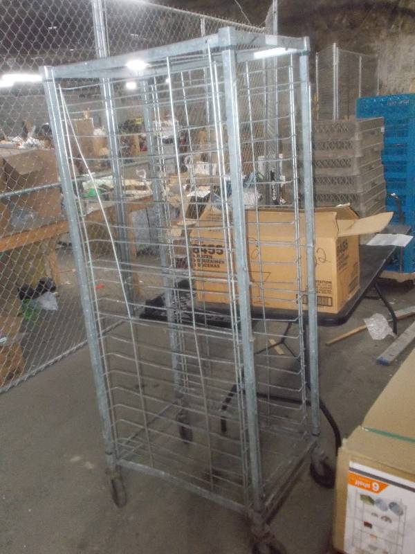 lot 7167 image: tray rack