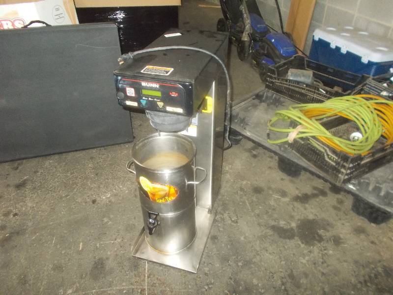 lot 7172 image: tea brewer