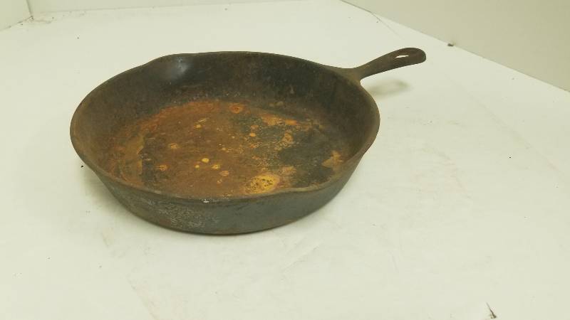 lot 1278 image: Wagner 1058E Cast Iron Pan