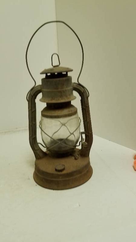 lot 1285 image: Antique Lantern with good glass