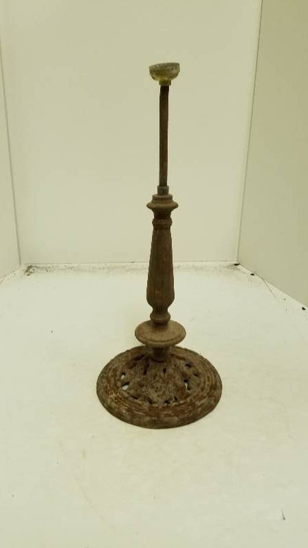 lot 1287 image: Ornate Iron Lamp Table Lamp Parts