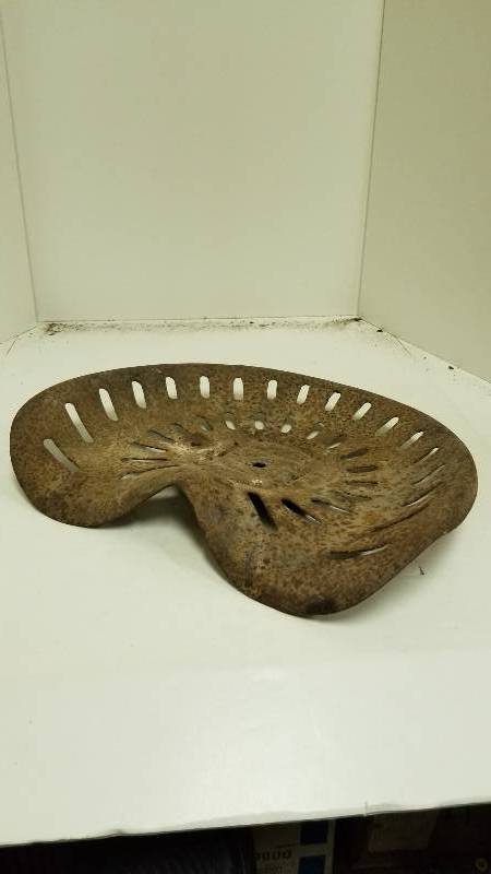 lot 1288 image: Cast Iron Tractor Seat