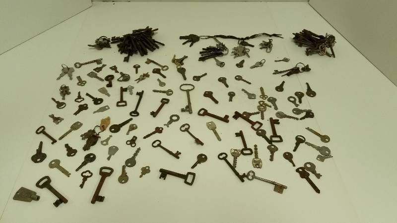 lot 1293 image: Really Old, Really Cool Old Keys - All Types #3