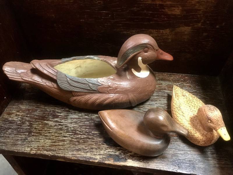 Duck Décor A Ceramic Planter And Two Wooden Ducks Overland Duck Planter And Two Wooden Ducks