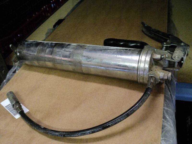 lot 1032 image: grease gun