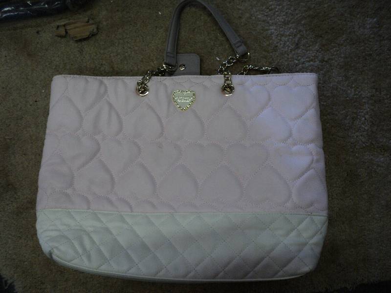 lot 1036 image: Betsy Johnson handbag